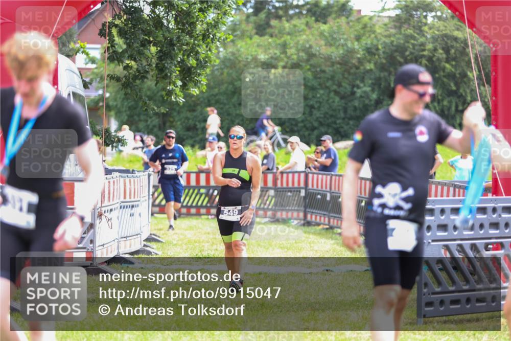 21.06.2026 - 29. Vierlanden-Triathlon Andreas Tolksdorf http://msf.ph/oto/9915047 21.06.2026 11:33:03 Ziel 325, 549 meine-sportfotos.de