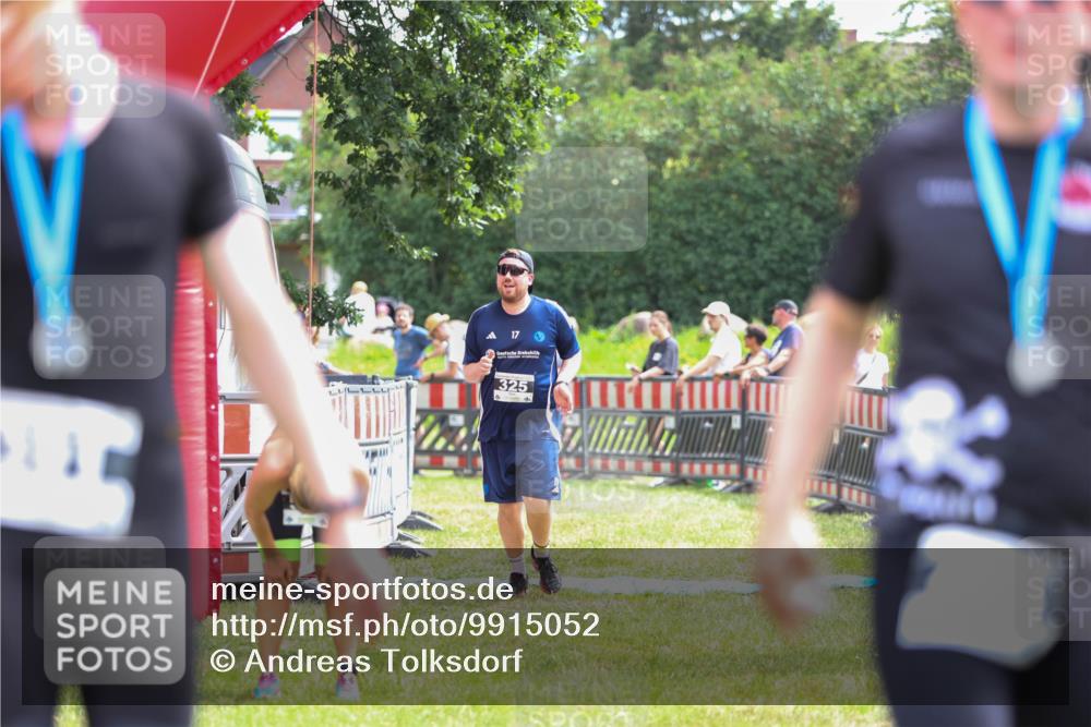21.06.2026 - 29. Vierlanden-Triathlon Andreas Tolksdorf http://msf.ph/oto/9915052 21.06.2026 11:33:07 Ziel 325, 549 meine-sportfotos.de