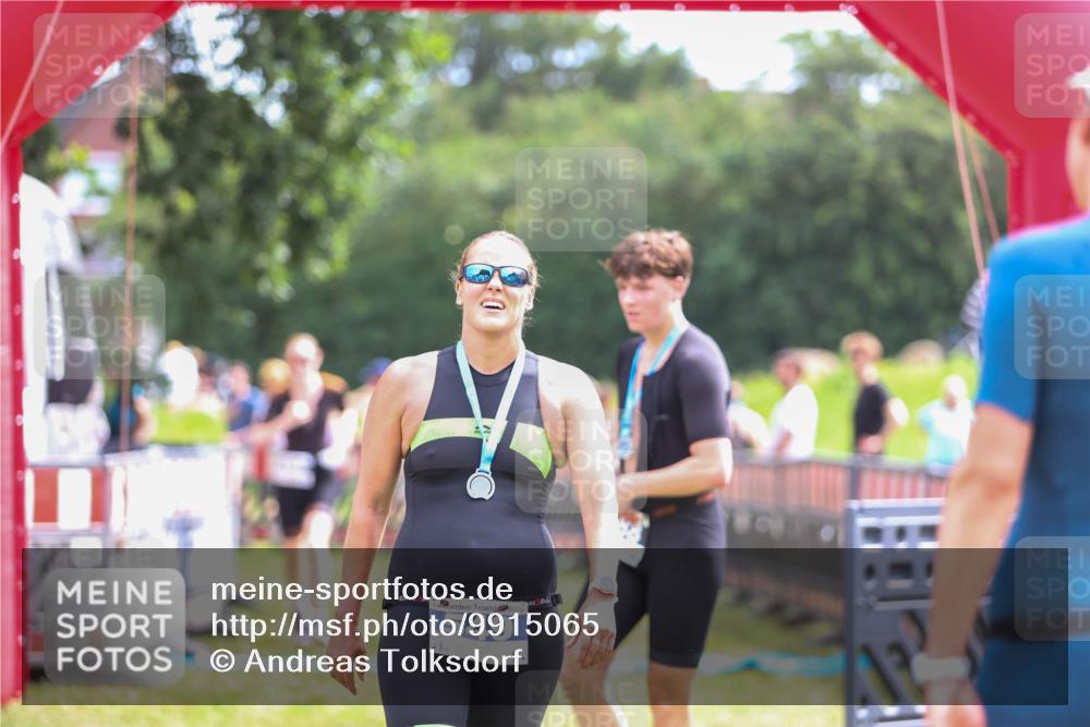 21.06.2026 - 29. Vierlanden-Triathlon Andreas Tolksdorf http://msf.ph/oto/9915065 21.06.2026 11:33:27 Ziel 486 meine-sportfotos.de