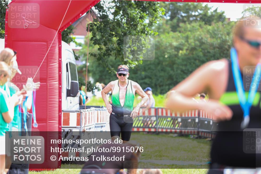21.06.2026 - 29. Vierlanden-Triathlon Andreas Tolksdorf http://msf.ph/oto/9915076 21.06.2026 11:33:44 Ziel 423, 585 meine-sportfotos.de