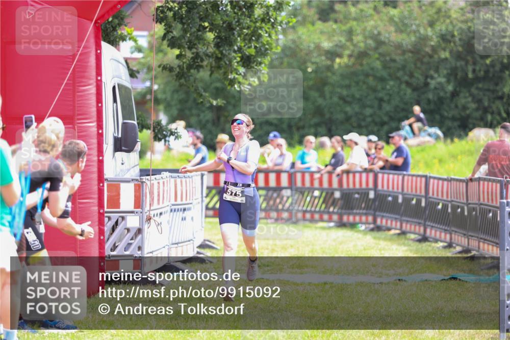 21.06.2026 - 29. Vierlanden-Triathlon Andreas Tolksdorf http://msf.ph/oto/9915092 21.06.2026 11:34:20 Ziel 575 meine-sportfotos.de