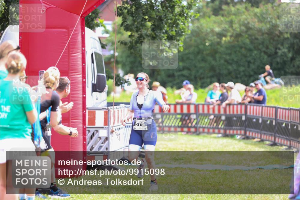 21.06.2026 - 29. Vierlanden-Triathlon Andreas Tolksdorf http://msf.ph/oto/9915098 21.06.2026 11:34:20 Ziel 575 meine-sportfotos.de