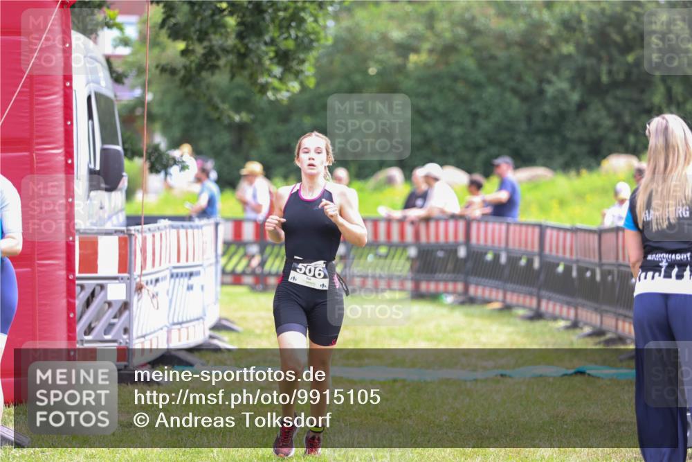 21.06.2026 - 29. Vierlanden-Triathlon Andreas Tolksdorf http://msf.ph/oto/9915105 21.06.2026 11:34:34 Ziel 506, 572 meine-sportfotos.de