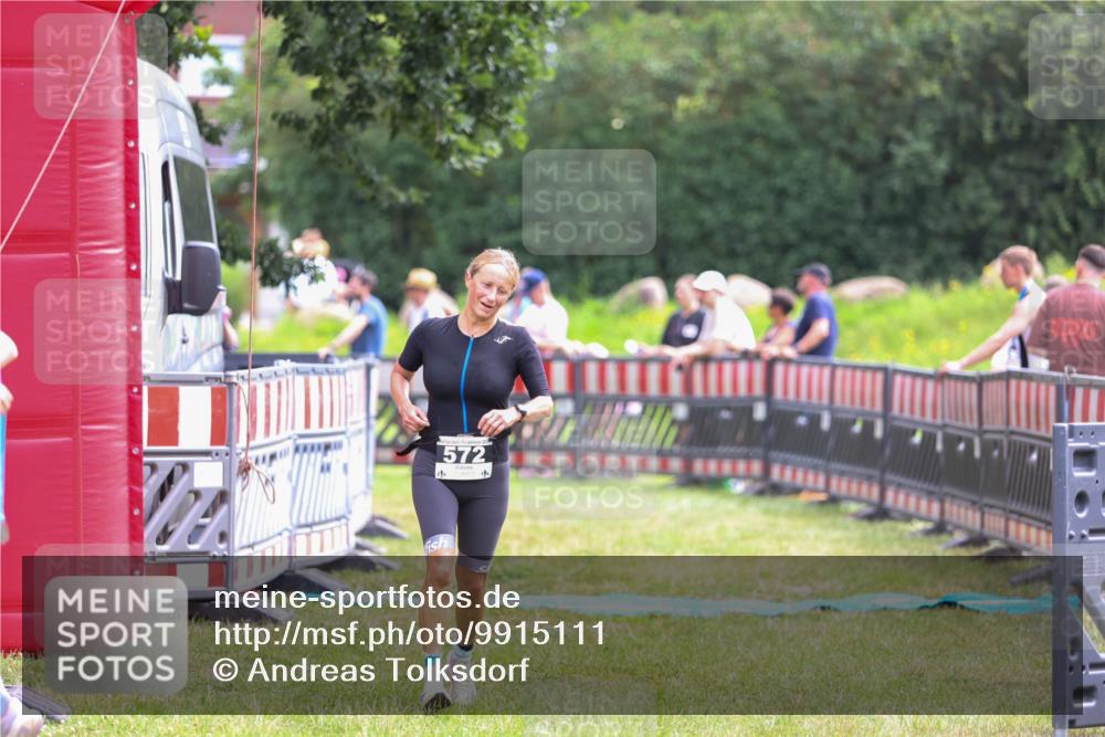21.06.2026 - 29. Vierlanden-Triathlon Andreas Tolksdorf http://msf.ph/oto/9915111 21.06.2026 11:34:41 Ziel 561, 572, 608 meine-sportfotos.de