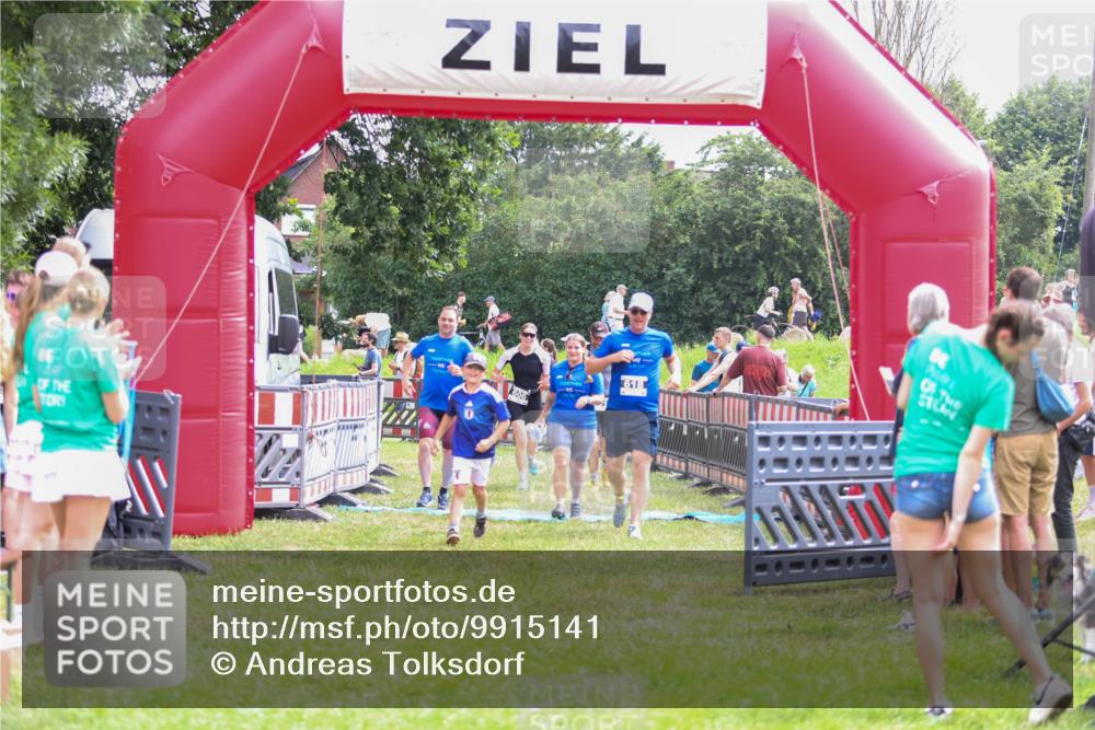 21.06.2026 - 29. Vierlanden-Triathlon Andreas Tolksdorf http://msf.ph/oto/9915141 21.06.2026 11:35:10 Ziel 438, 606, 618 meine-sportfotos.de