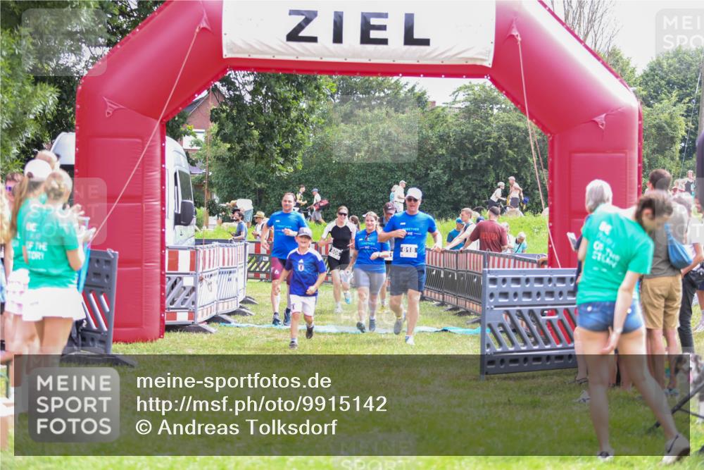 21.06.2026 - 29. Vierlanden-Triathlon Andreas Tolksdorf http://msf.ph/oto/9915142 21.06.2026 11:35:10 Ziel 438, 606, 618 meine-sportfotos.de
