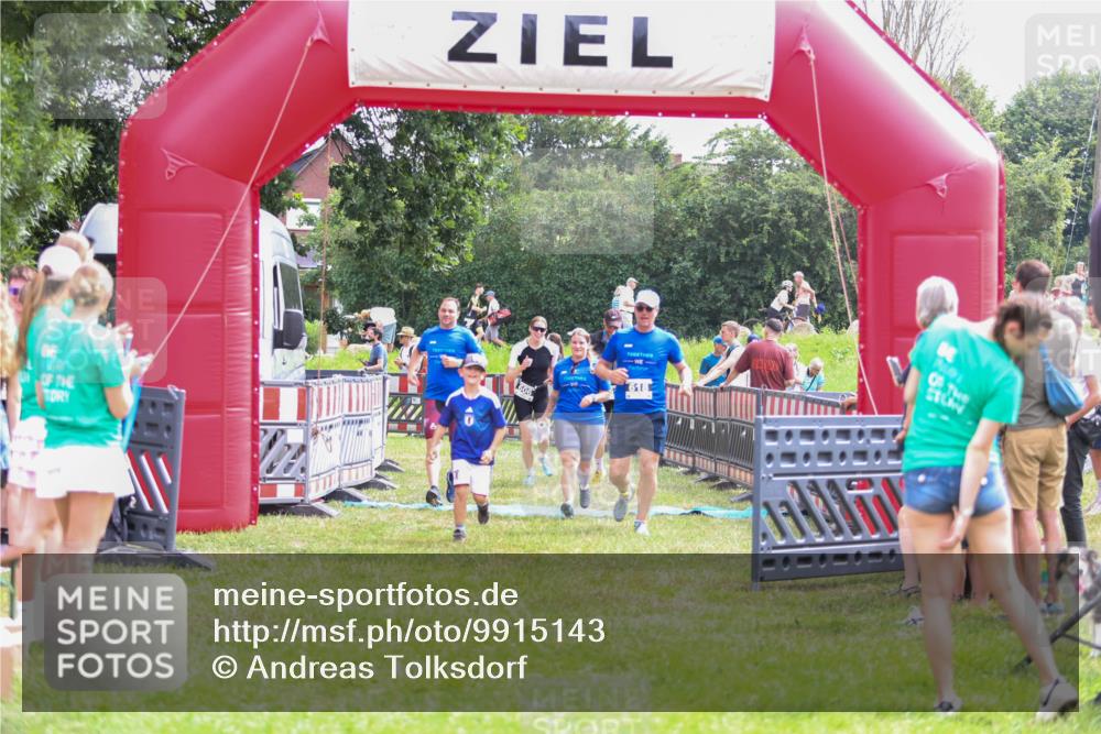 21.06.2026 - 29. Vierlanden-Triathlon Andreas Tolksdorf http://msf.ph/oto/9915143 21.06.2026 11:35:10 Ziel 438, 606, 618 meine-sportfotos.de