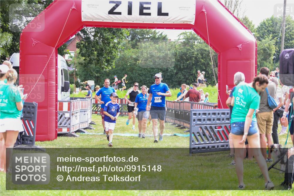 21.06.2026 - 29. Vierlanden-Triathlon Andreas Tolksdorf http://msf.ph/oto/9915148 21.06.2026 11:35:10 Ziel 438, 606, 618 meine-sportfotos.de