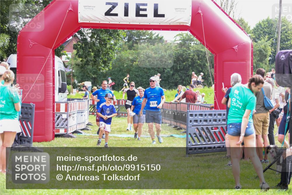 21.06.2026 - 29. Vierlanden-Triathlon Andreas Tolksdorf http://msf.ph/oto/9915150 21.06.2026 11:35:10 Ziel 438, 606, 618 meine-sportfotos.de