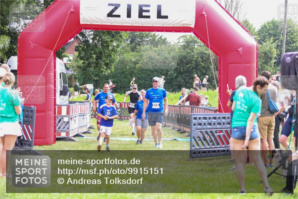 21.06.2026 - 29. Vierlanden-Triathlon Andreas Tolksdorf http://msf.ph/oto/9915151 21.06.2026 11:35:10 Ziel 438, 606, 618 meine-sportfotos.de