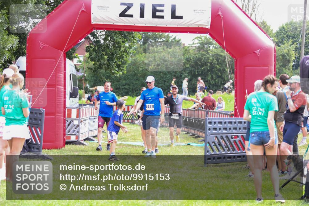 21.06.2026 - 29. Vierlanden-Triathlon Andreas Tolksdorf http://msf.ph/oto/9915153 21.06.2026 11:35:11 Ziel 438, 606, 618 meine-sportfotos.de