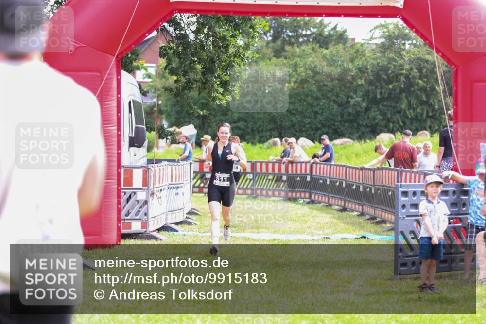 21.06.2026 - 29. Vierlanden-Triathlon Andreas Tolksdorf http://msf.ph/oto/9915183 21.06.2026 11:35:36 Ziel 485, 511 meine-sportfotos.de