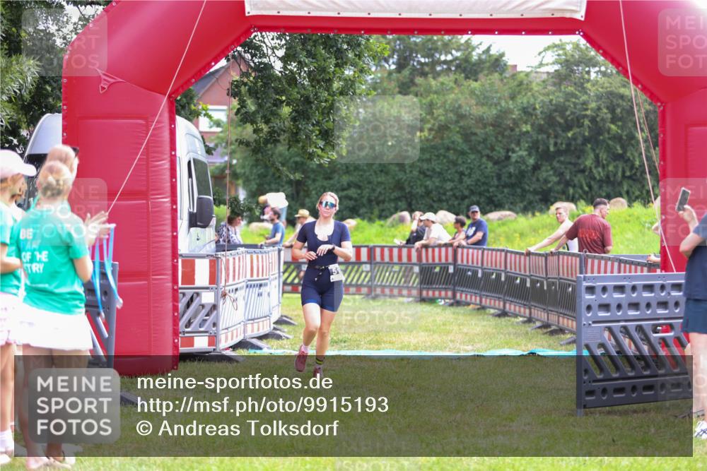 21.06.2026 - 29. Vierlanden-Triathlon Andreas Tolksdorf http://msf.ph/oto/9915193 21.06.2026 11:35:58 Ziel 517 meine-sportfotos.de