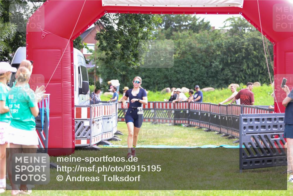 21.06.2026 - 29. Vierlanden-Triathlon Andreas Tolksdorf http://msf.ph/oto/9915195 21.06.2026 11:35:58 Ziel 517 meine-sportfotos.de