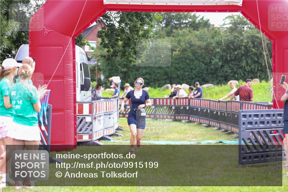 21.06.2026 - 29. Vierlanden-Triathlon Andreas Tolksdorf http://msf.ph/oto/9915199 21.06.2026 11:35:58 Ziel 517 meine-sportfotos.de