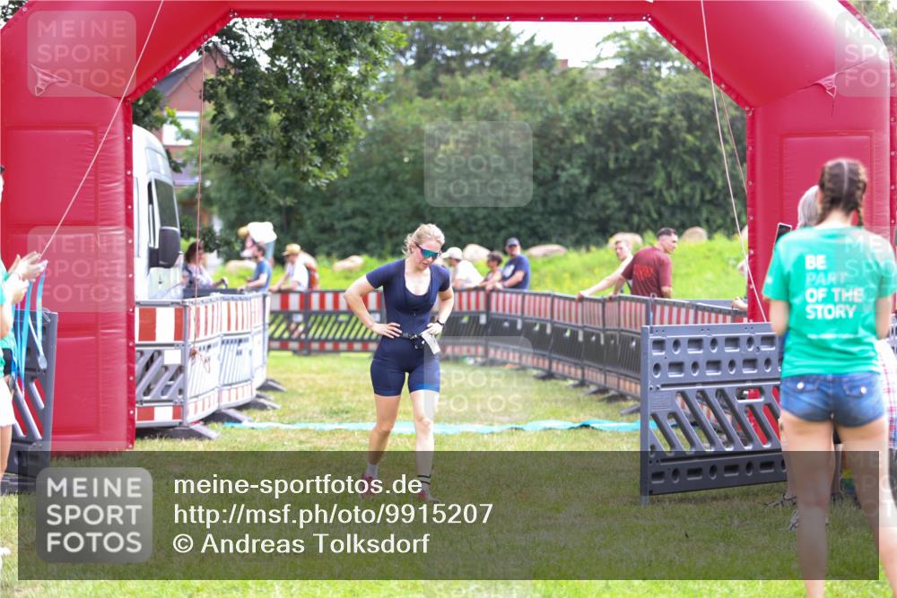 21.06.2026 - 29. Vierlanden-Triathlon Andreas Tolksdorf http://msf.ph/oto/9915207 21.06.2026 11:35:59 Ziel 517 meine-sportfotos.de