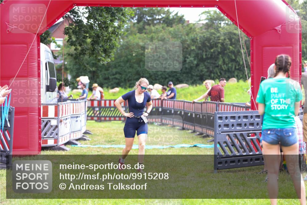 21.06.2026 - 29. Vierlanden-Triathlon Andreas Tolksdorf http://msf.ph/oto/9915208 21.06.2026 11:35:59 Ziel 517 meine-sportfotos.de