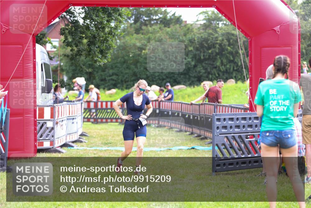 21.06.2026 - 29. Vierlanden-Triathlon Andreas Tolksdorf http://msf.ph/oto/9915209 21.06.2026 11:35:59 Ziel 517 meine-sportfotos.de
