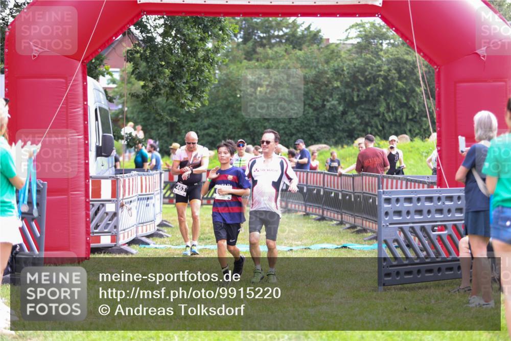 21.06.2026 - 29. Vierlanden-Triathlon Andreas Tolksdorf http://msf.ph/oto/9915220 21.06.2026 11:36:31 Ziel 461, 463, 601, 621 meine-sportfotos.de