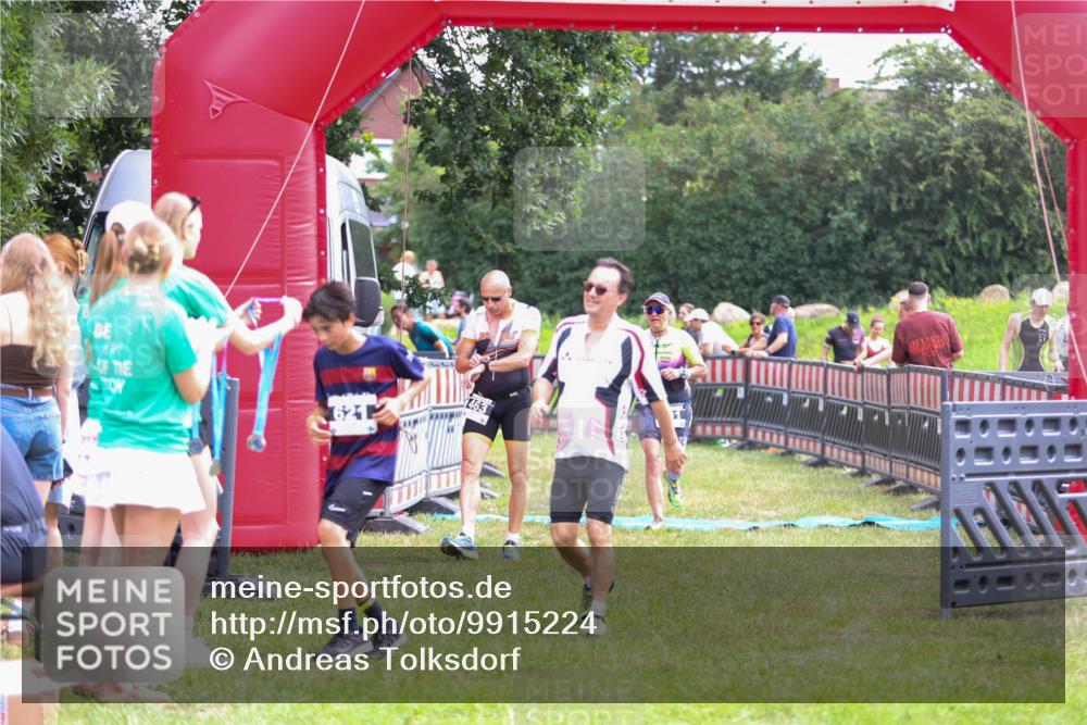 21.06.2026 - 29. Vierlanden-Triathlon Andreas Tolksdorf http://msf.ph/oto/9915224 21.06.2026 11:36:33 Ziel 461, 463, 601, 621 meine-sportfotos.de