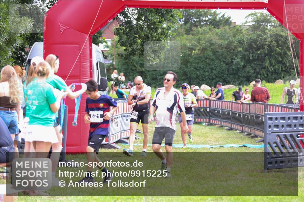 21.06.2026 - 29. Vierlanden-Triathlon Andreas Tolksdorf http://msf.ph/oto/9915225 21.06.2026 11:36:33 Ziel 461, 463, 601, 621 meine-sportfotos.de