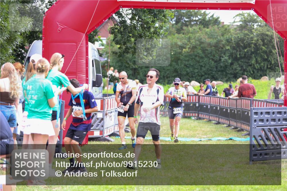 21.06.2026 - 29. Vierlanden-Triathlon Andreas Tolksdorf http://msf.ph/oto/9915230 21.06.2026 11:36:33 Ziel 461, 463, 601, 621 meine-sportfotos.de