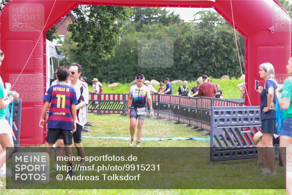 21.06.2026 - 29. Vierlanden-Triathlon Andreas Tolksdorf http://msf.ph/oto/9915231 21.06.2026 11:36:34 Ziel 461, 463, 601 meine-sportfotos.de