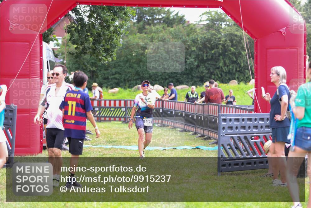 21.06.2026 - 29. Vierlanden-Triathlon Andreas Tolksdorf http://msf.ph/oto/9915237 21.06.2026 11:36:35 Ziel 461, 463, 601 meine-sportfotos.de