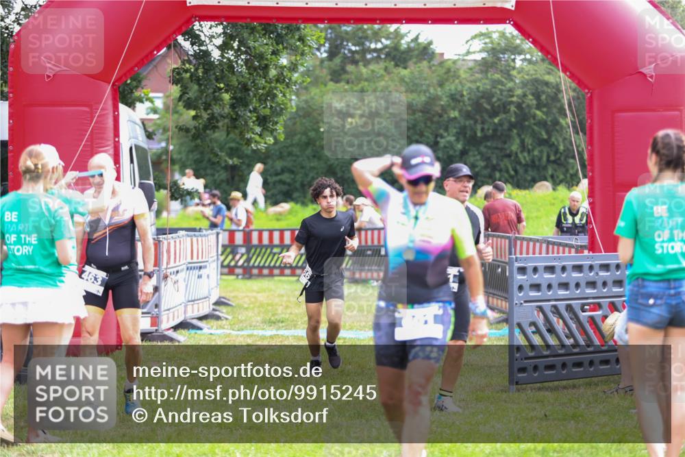 21.06.2026 - 29. Vierlanden-Triathlon Andreas Tolksdorf http://msf.ph/oto/9915245 21.06.2026 11:36:45 Ziel 400, 461, 508 meine-sportfotos.de