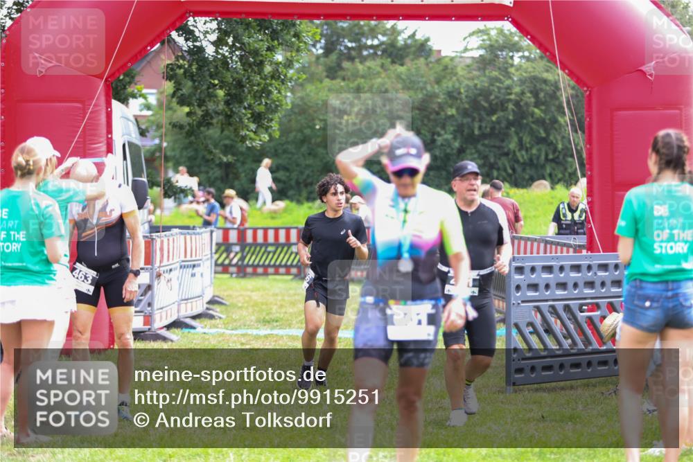 21.06.2026 - 29. Vierlanden-Triathlon Andreas Tolksdorf http://msf.ph/oto/9915251 21.06.2026 11:36:45 Ziel 400, 461, 508 meine-sportfotos.de