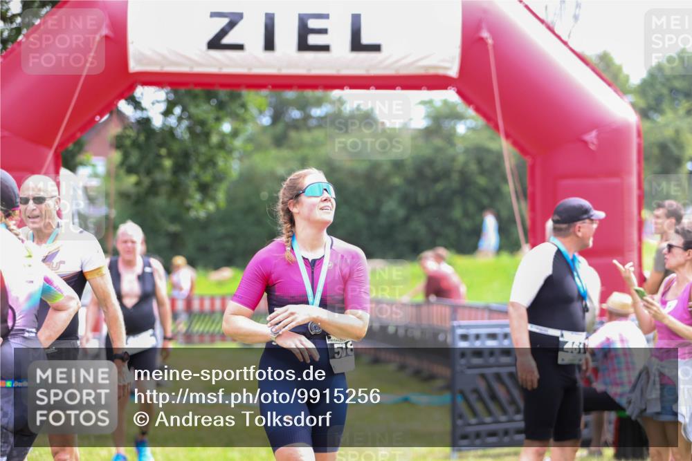 21.06.2026 - 29. Vierlanden-Triathlon Andreas Tolksdorf http://msf.ph/oto/9915256 21.06.2026 11:37:00 Ziel 400, 516, 518, 553 meine-sportfotos.de