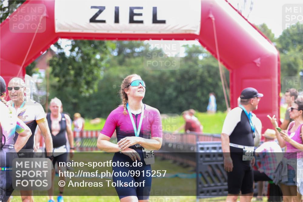 21.06.2026 - 29. Vierlanden-Triathlon Andreas Tolksdorf http://msf.ph/oto/9915257 21.06.2026 11:37:00 Ziel 400, 516, 518, 553 meine-sportfotos.de