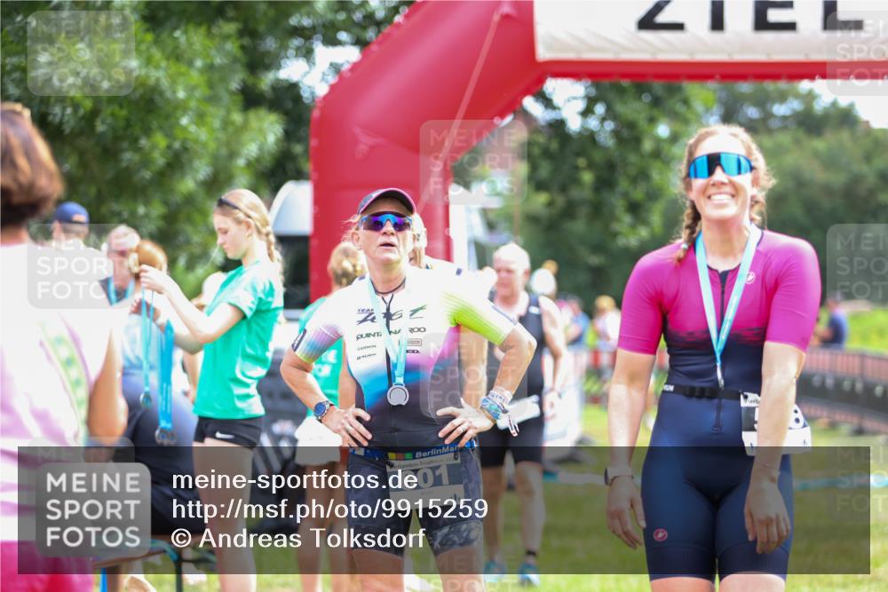 21.06.2026 - 29. Vierlanden-Triathlon Andreas Tolksdorf http://msf.ph/oto/9915259 21.06.2026 11:37:01 Ziel 400, 516, 518, 553 meine-sportfotos.de
