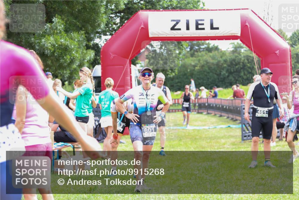 21.06.2026 - 29. Vierlanden-Triathlon Andreas Tolksdorf http://msf.ph/oto/9915268 21.06.2026 11:37:04 Ziel 516, 518, 553 meine-sportfotos.de