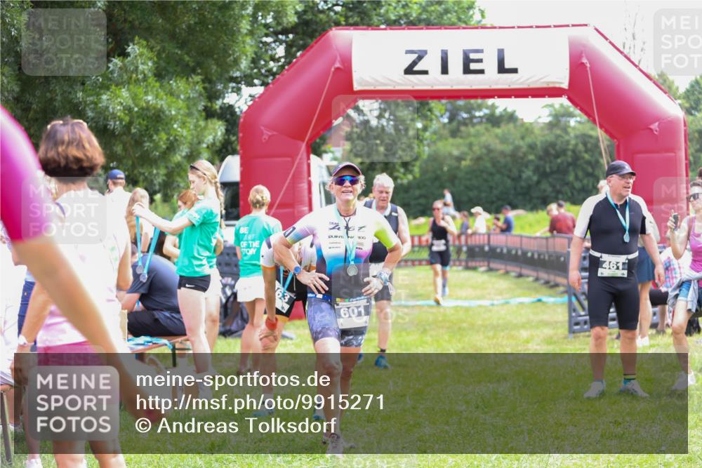 21.06.2026 - 29. Vierlanden-Triathlon Andreas Tolksdorf http://msf.ph/oto/9915271 21.06.2026 11:37:04 Ziel 516, 518, 553 meine-sportfotos.de