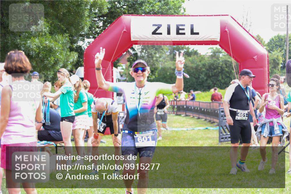 21.06.2026 - 29. Vierlanden-Triathlon Andreas Tolksdorf http://msf.ph/oto/9915277 21.06.2026 11:37:06 Ziel 516, 518, 553 meine-sportfotos.de