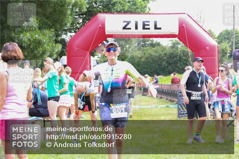 21.06.2026 - 29. Vierlanden-Triathlon Andreas Tolksdorf http://msf.ph/oto/9915280 21.06.2026 11:37:06 Ziel 516, 518, 553 meine-sportfotos.de