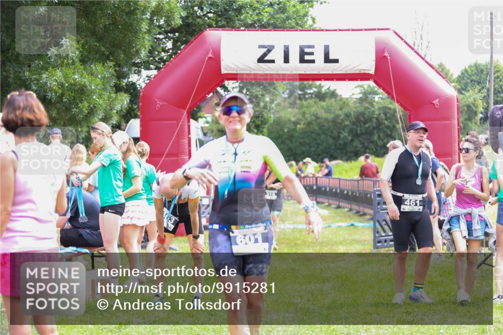 21.06.2026 - 29. Vierlanden-Triathlon Andreas Tolksdorf http://msf.ph/oto/9915281 21.06.2026 11:37:06 Ziel 516, 518, 553 meine-sportfotos.de