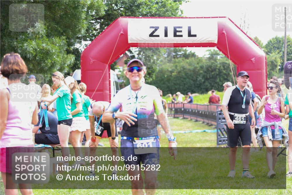 21.06.2026 - 29. Vierlanden-Triathlon Andreas Tolksdorf http://msf.ph/oto/9915282 21.06.2026 11:37:06 Ziel 516, 518, 553 meine-sportfotos.de