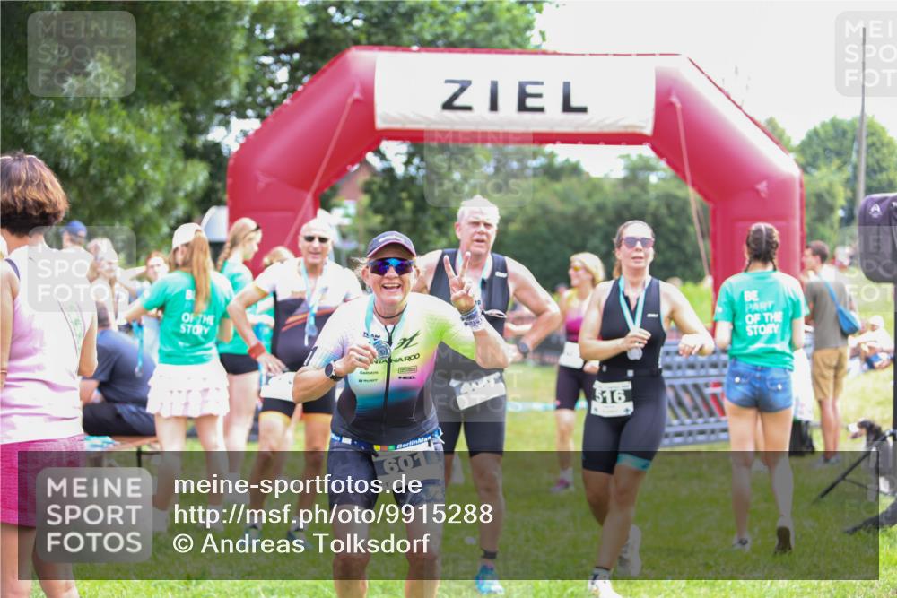 21.06.2026 - 29. Vierlanden-Triathlon Andreas Tolksdorf http://msf.ph/oto/9915288 21.06.2026 11:37:14 Ziel 518, 553 meine-sportfotos.de