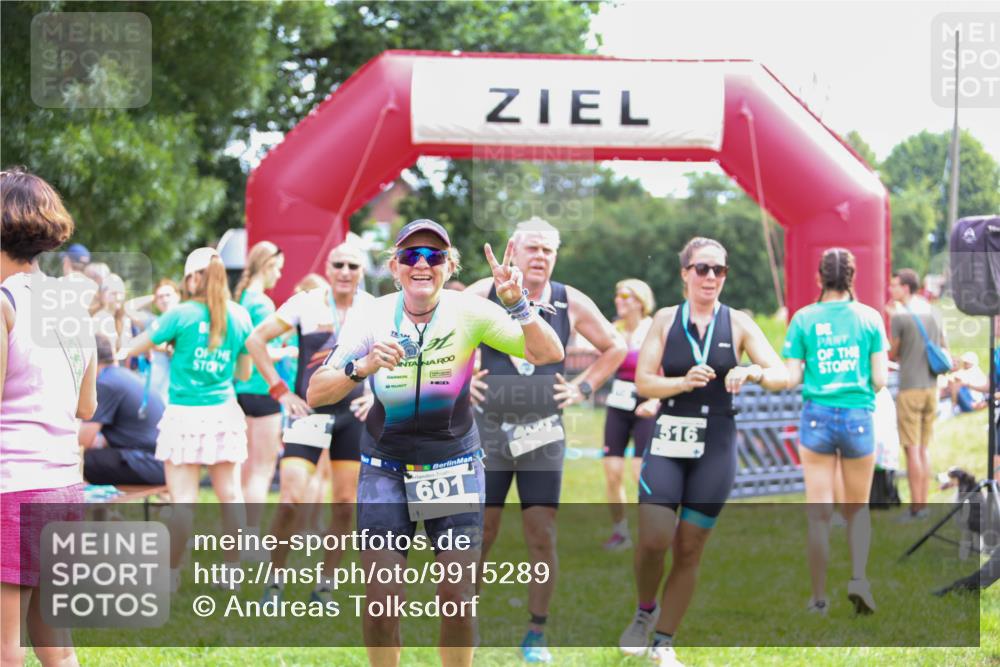 21.06.2026 - 29. Vierlanden-Triathlon Andreas Tolksdorf http://msf.ph/oto/9915289 21.06.2026 11:37:14 Ziel 518, 553 meine-sportfotos.de