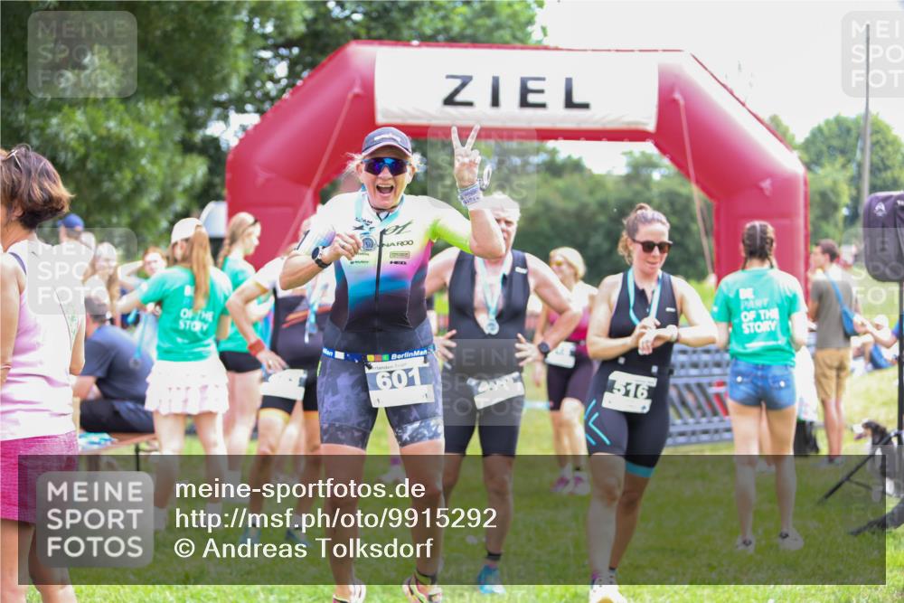 21.06.2026 - 29. Vierlanden-Triathlon Andreas Tolksdorf http://msf.ph/oto/9915292 21.06.2026 11:37:14 Ziel 518, 553 meine-sportfotos.de