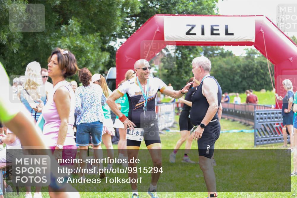 21.06.2026 - 29. Vierlanden-Triathlon Andreas Tolksdorf http://msf.ph/oto/9915294 21.06.2026 11:37:19 Ziel  meine-sportfotos.de