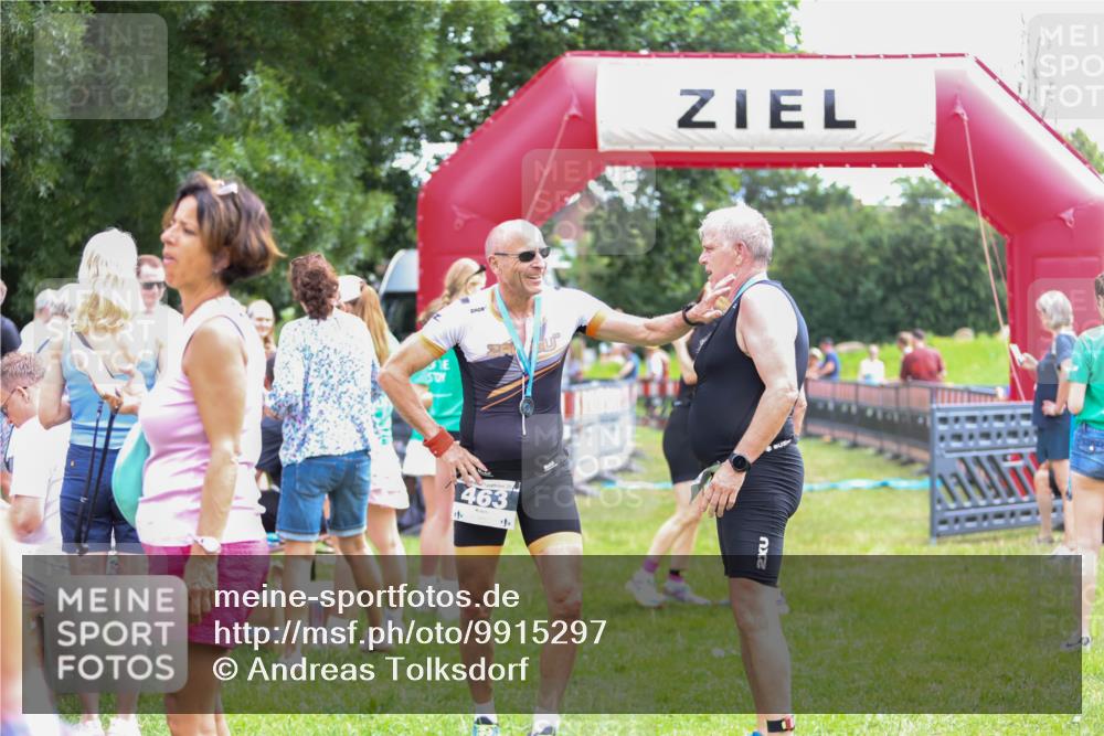 21.06.2026 - 29. Vierlanden-Triathlon Andreas Tolksdorf http://msf.ph/oto/9915297 21.06.2026 11:37:19 Ziel  meine-sportfotos.de