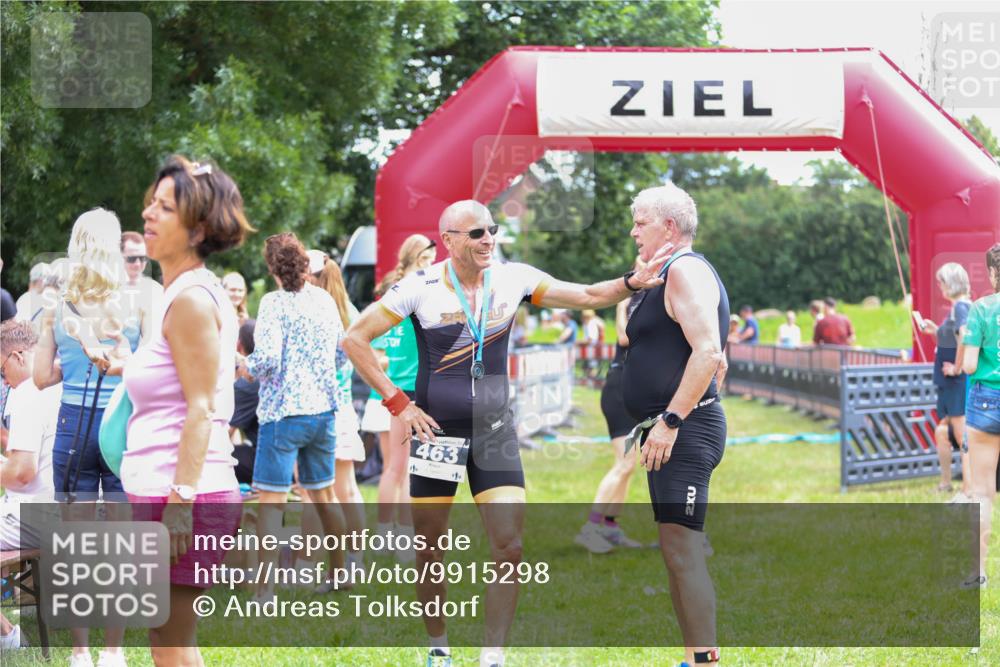 21.06.2026 - 29. Vierlanden-Triathlon Andreas Tolksdorf http://msf.ph/oto/9915298 21.06.2026 11:37:19 Ziel  meine-sportfotos.de