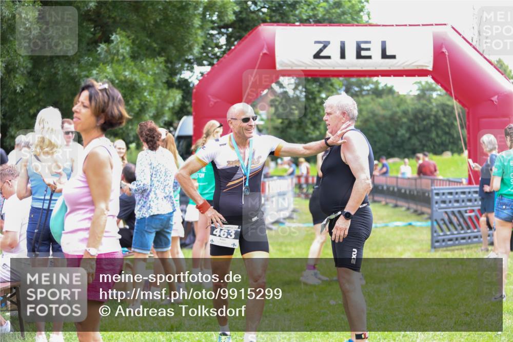 21.06.2026 - 29. Vierlanden-Triathlon Andreas Tolksdorf http://msf.ph/oto/9915299 21.06.2026 11:37:19 Ziel  meine-sportfotos.de