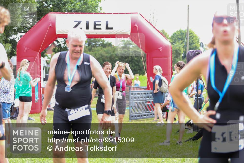 21.06.2026 - 29. Vierlanden-Triathlon Andreas Tolksdorf http://msf.ph/oto/9915309 21.06.2026 11:37:23 Ziel  meine-sportfotos.de
