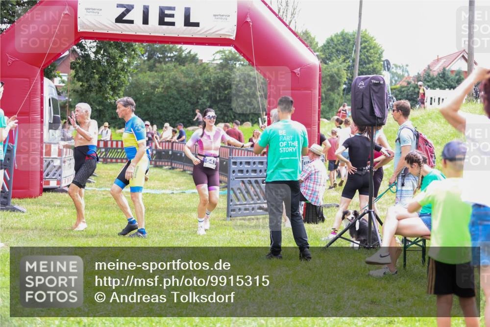21.06.2026 - 29. Vierlanden-Triathlon Andreas Tolksdorf http://msf.ph/oto/9915315 21.06.2026 11:39:08 Ziel 543, 587 meine-sportfotos.de