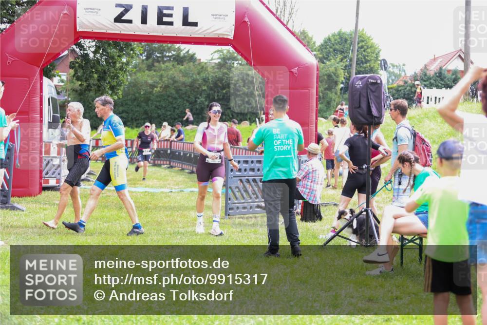 21.06.2026 - 29. Vierlanden-Triathlon Andreas Tolksdorf http://msf.ph/oto/9915317 21.06.2026 11:39:08 Ziel 543, 587 meine-sportfotos.de