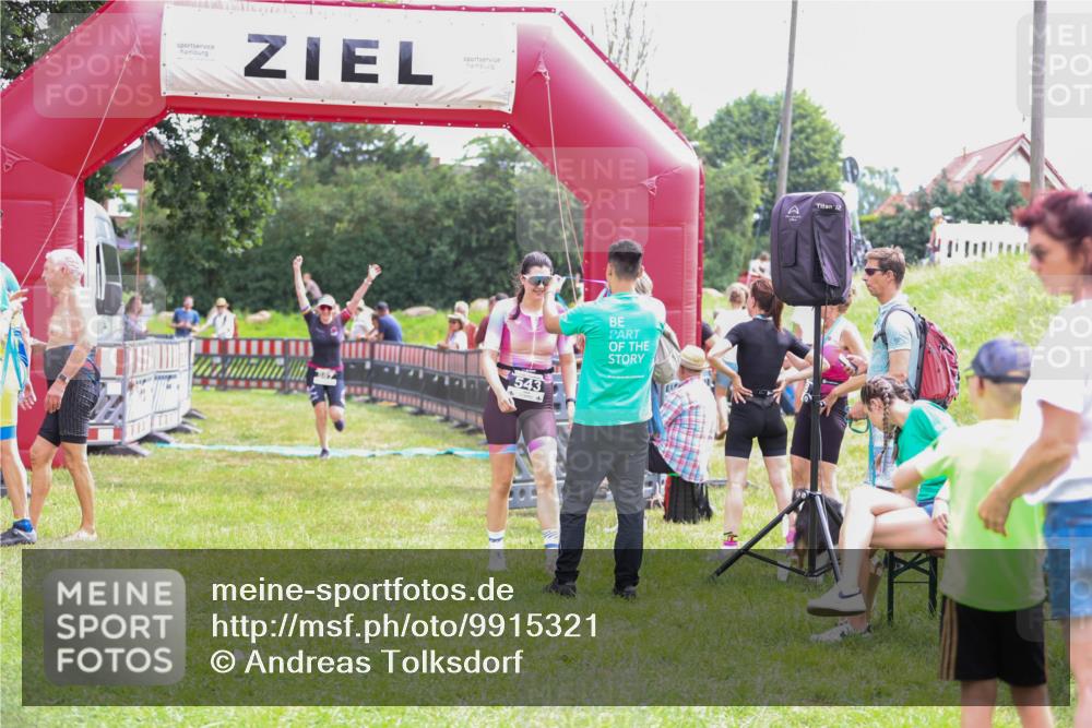 21.06.2026 - 29. Vierlanden-Triathlon Andreas Tolksdorf http://msf.ph/oto/9915321 21.06.2026 11:39:09 Ziel 543, 587 meine-sportfotos.de